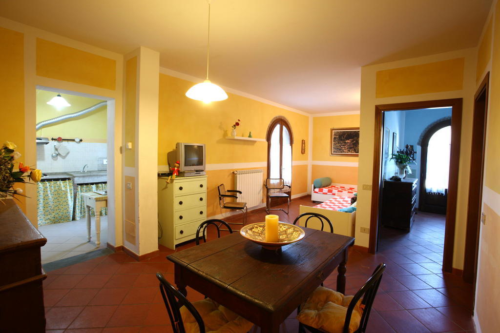 Agriturismo Le Fontanacce เปสเชีย ภายนอก รูปภาพ