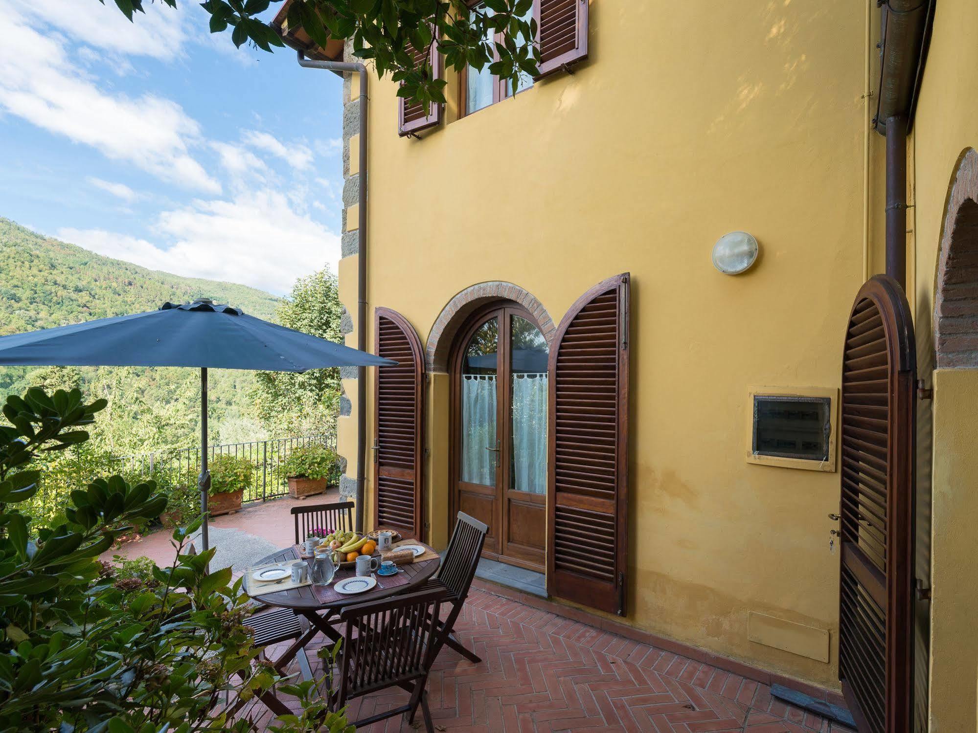 Agriturismo Le Fontanacce เปสเชีย ภายนอก รูปภาพ